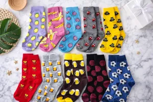 Barevné ponožky | Fialové s citróny, Růžové s banány, Světle modré Avengers, Šedé se Spidermanem, Žluté s Batmanem, Červené s Iron Manem, Šedé s pivem, Hnědé s pivem, Modré fotbalové