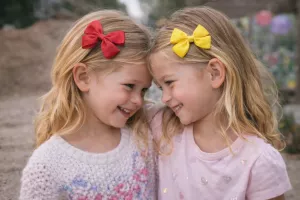 Mašle do vlasů  | Bílá, světle růžová, růžová, lososová, meruňková, pink, žlutá, oranžová, červená, fialová, zelená, neonově zelená, světle modrá, modrá, tmavě modrá, hnědá