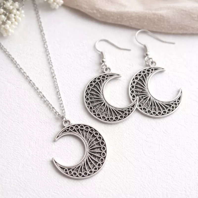 Set řetízek a náušnice s měsícem