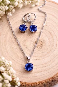 Set řetízku a náušnic Set řetízku a náušnic